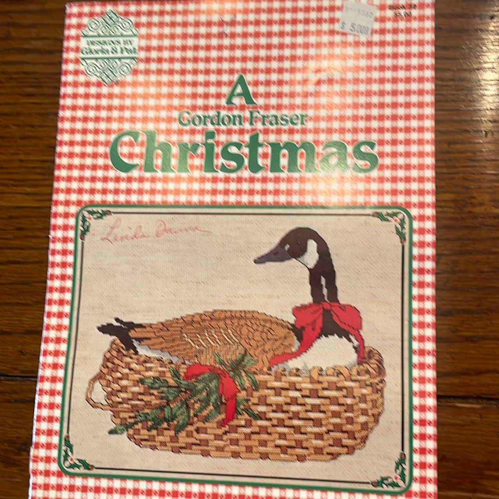 A Gordon Fraser Christmas Cross Stitch Book - 11 Designs Vintage 1980’s